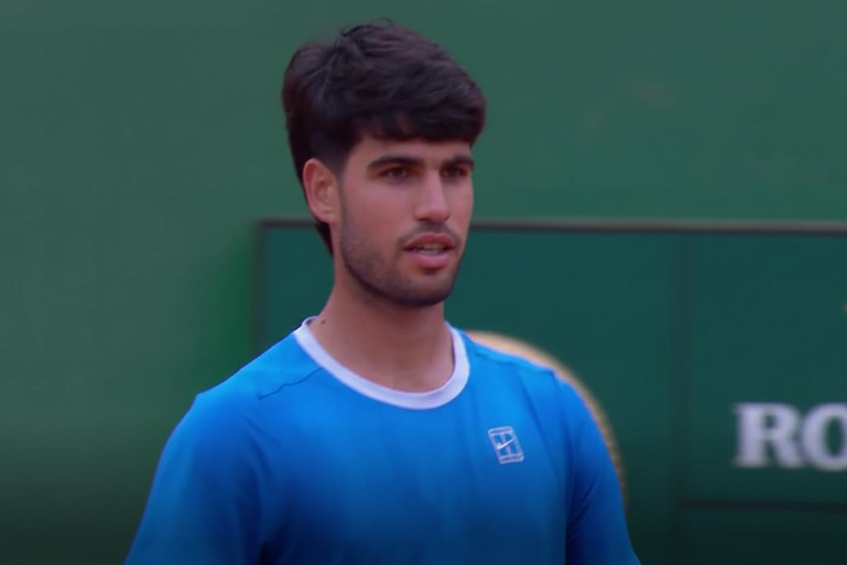 carlos alcaraz impegnato a barcellona